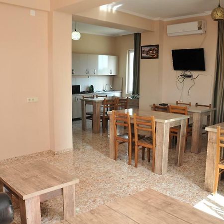 Giomari Hotel Уреки Екстериор снимка