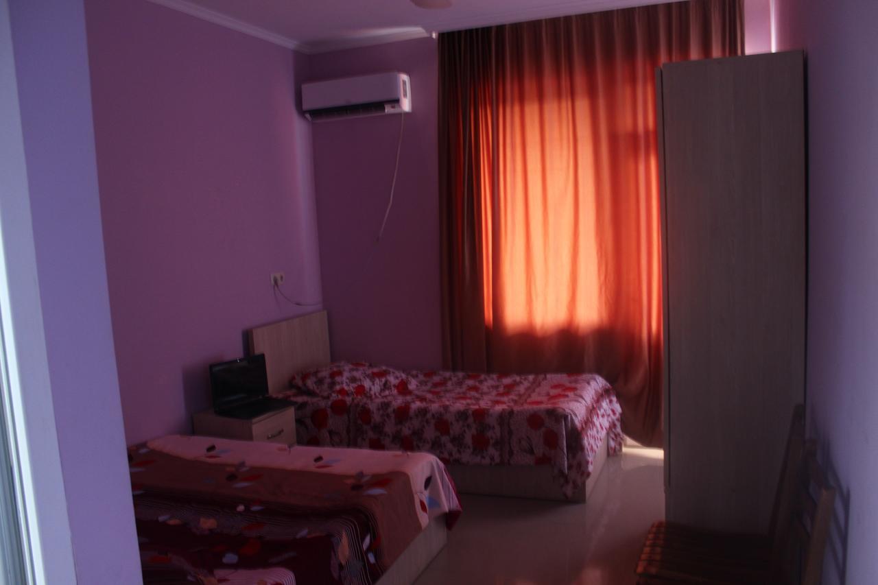 Giomari Hotel Уреки Екстериор снимка