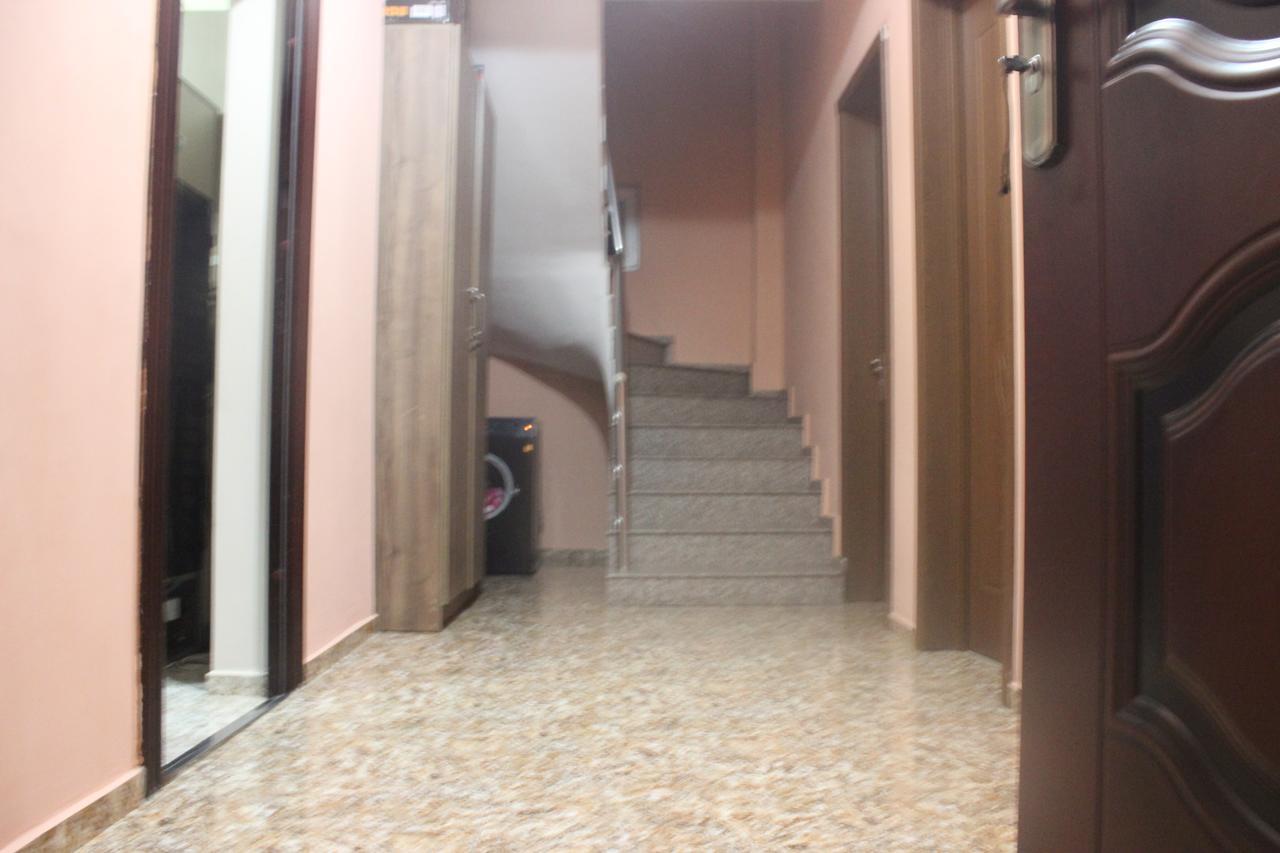 Giomari Hotel Уреки Екстериор снимка
