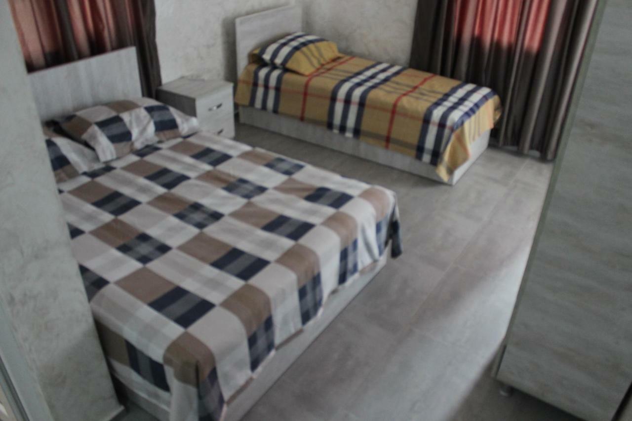 Giomari Hotel Уреки Екстериор снимка