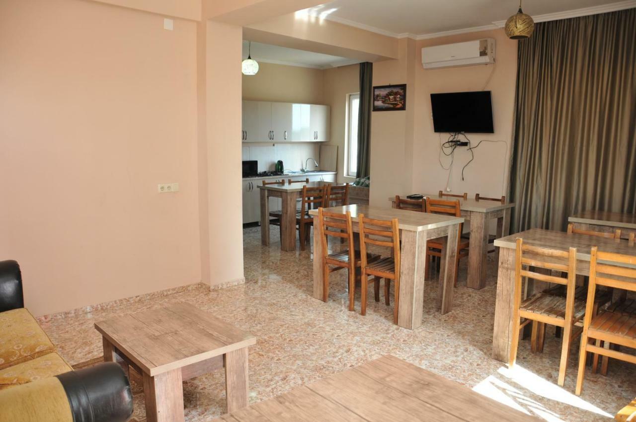 Giomari Hotel Уреки Екстериор снимка