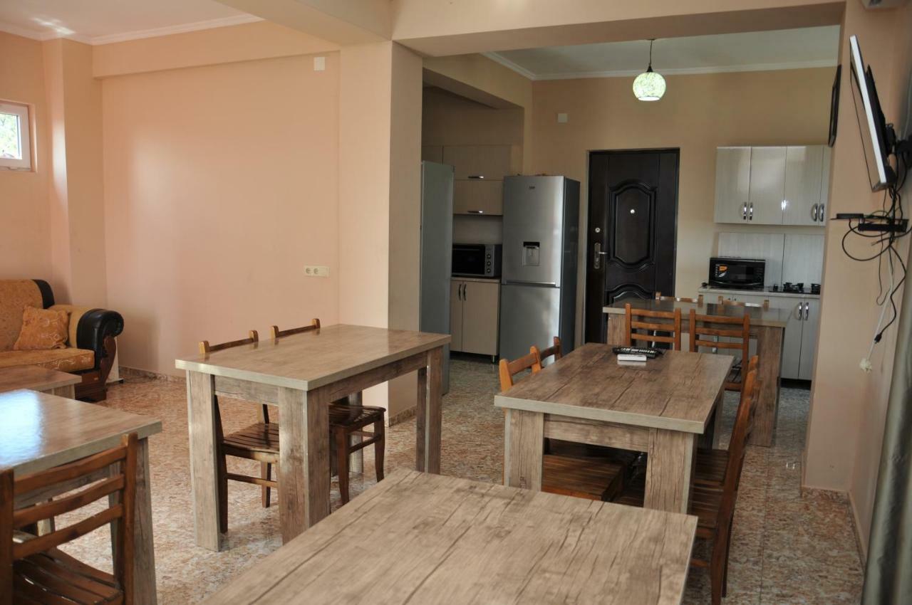 Giomari Hotel Уреки Екстериор снимка
