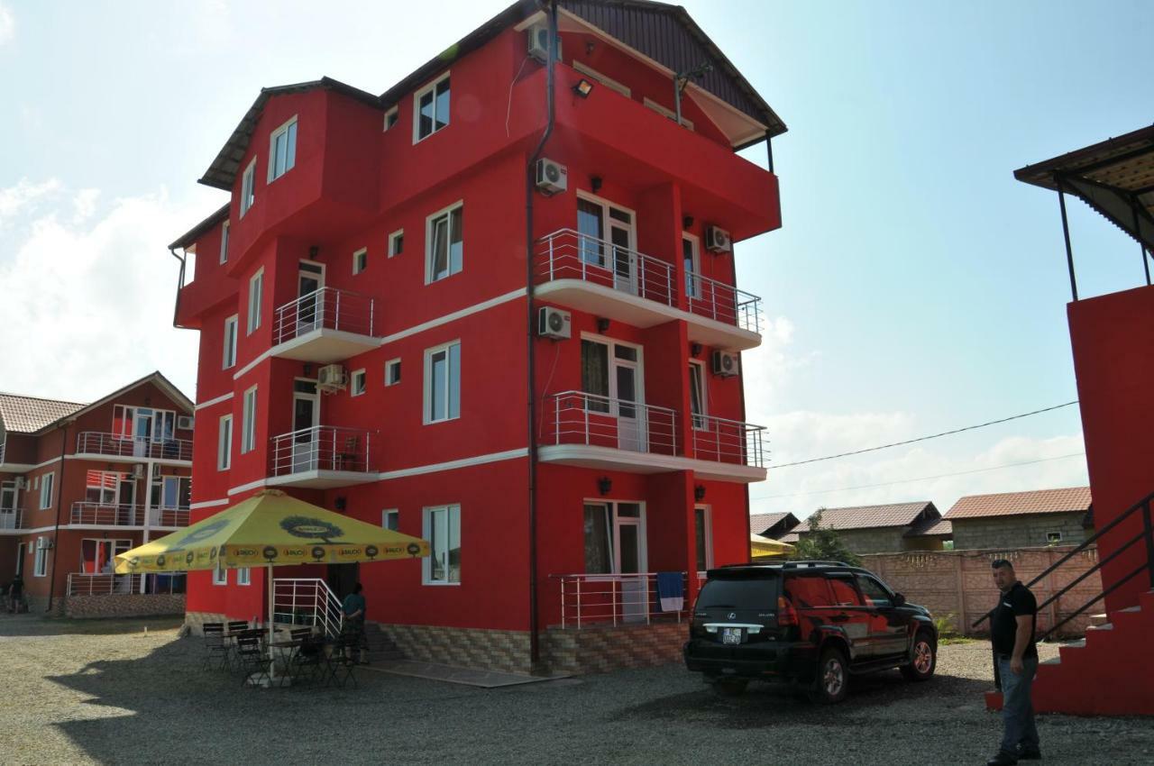Giomari Hotel Уреки Екстериор снимка